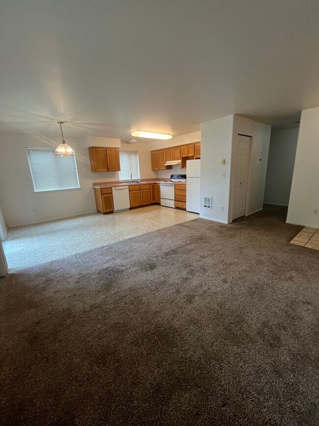 1675 Ono Ave in Eugene, OR - Building Photo - Building Photo