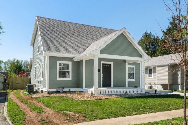 1163 S Mary Ave in Springfield, MO - Building Photo - Building Photo