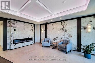 2325 Central Park Dr in Oakville, ON - Building Photo - Building Photo