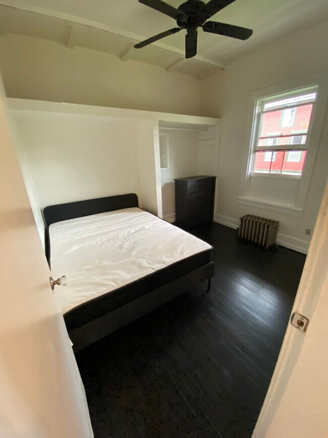 122 Wayne St, Unit Apt 3 in Syracuse, NY - Building Photo - Building Photo
