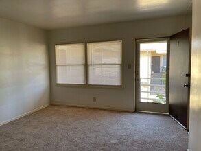 970 Elden Ave, Unit 7 in Los Angeles, CA - Building Photo - Building Photo