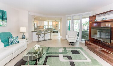 120 SE 5th Ave in Boca Raton, FL - Building Photo - Building Photo