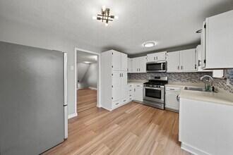 68 Sterling Ln in Haverhill, MA - Building Photo - Building Photo