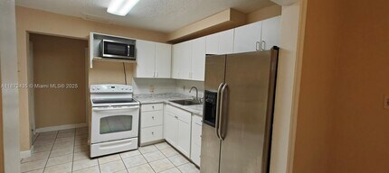 2984 SW 15th Ave in Fort Lauderdale, FL - Building Photo - Building Photo