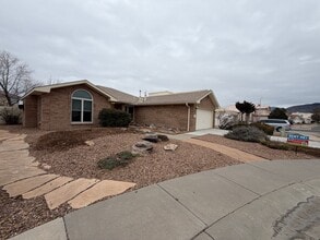 11109 Canyonlands Ct SE in Albuquerque, NM - Building Photo - Building Photo
