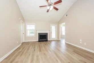 731 Clear Cir in Smyrna, TN - Foto de edificio - Building Photo