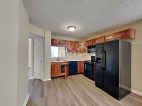 6727 Wimbledon Dr in Zionsville, IN - Foto de edificio - Building Photo