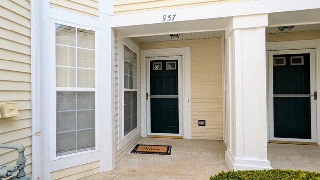 937 Huntington Dr in Elk Grove Village, IL - Building Photo - Building Photo