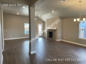 400 Vista Dr in Yukon, OK - Building Photo - Building Photo