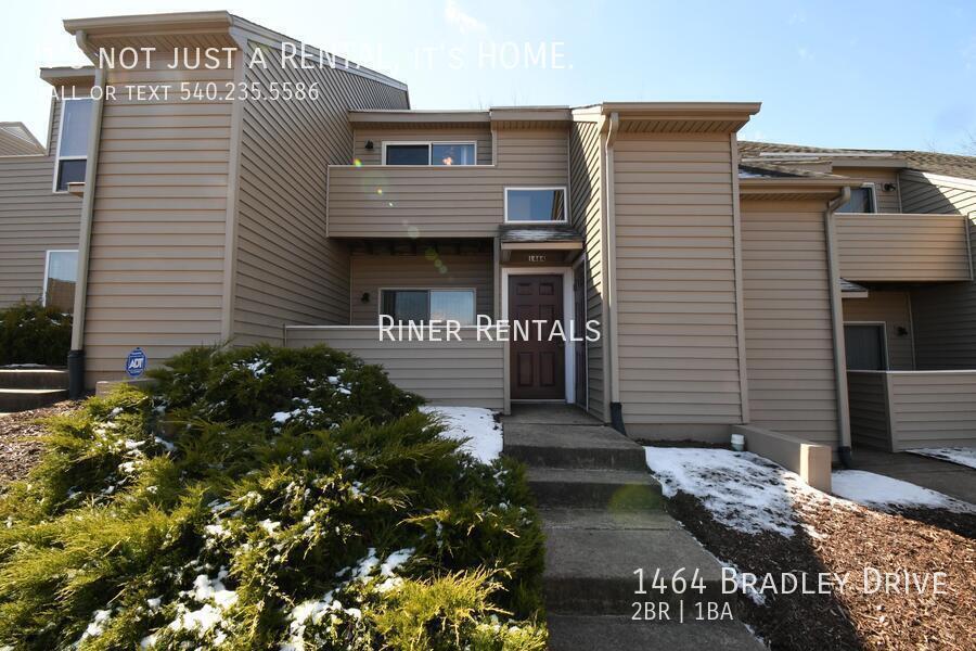 1464 Bradley Dr in Harrisonburg, VA - Building Photo