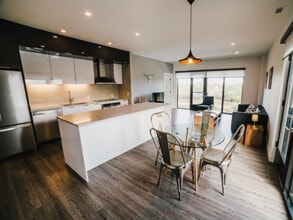 655 Sterling Lyon Pkwy in Winnipeg, MB - Building Photo - Building Photo