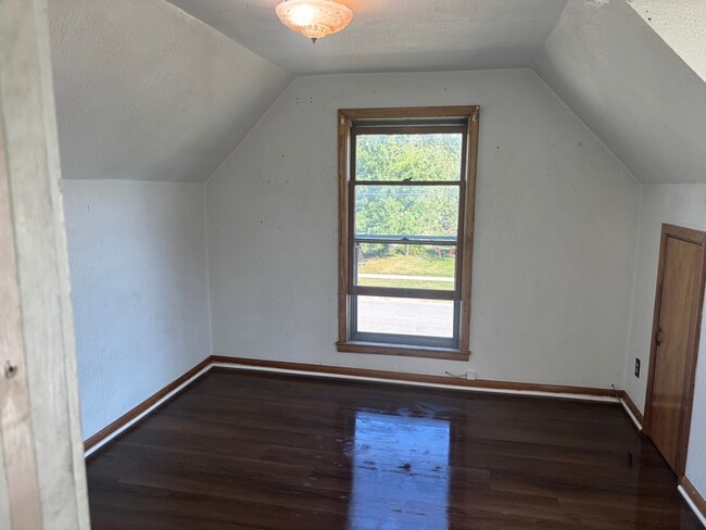 314 S Park St, Unit A in Osceola, IA - Building Photo - Building Photo