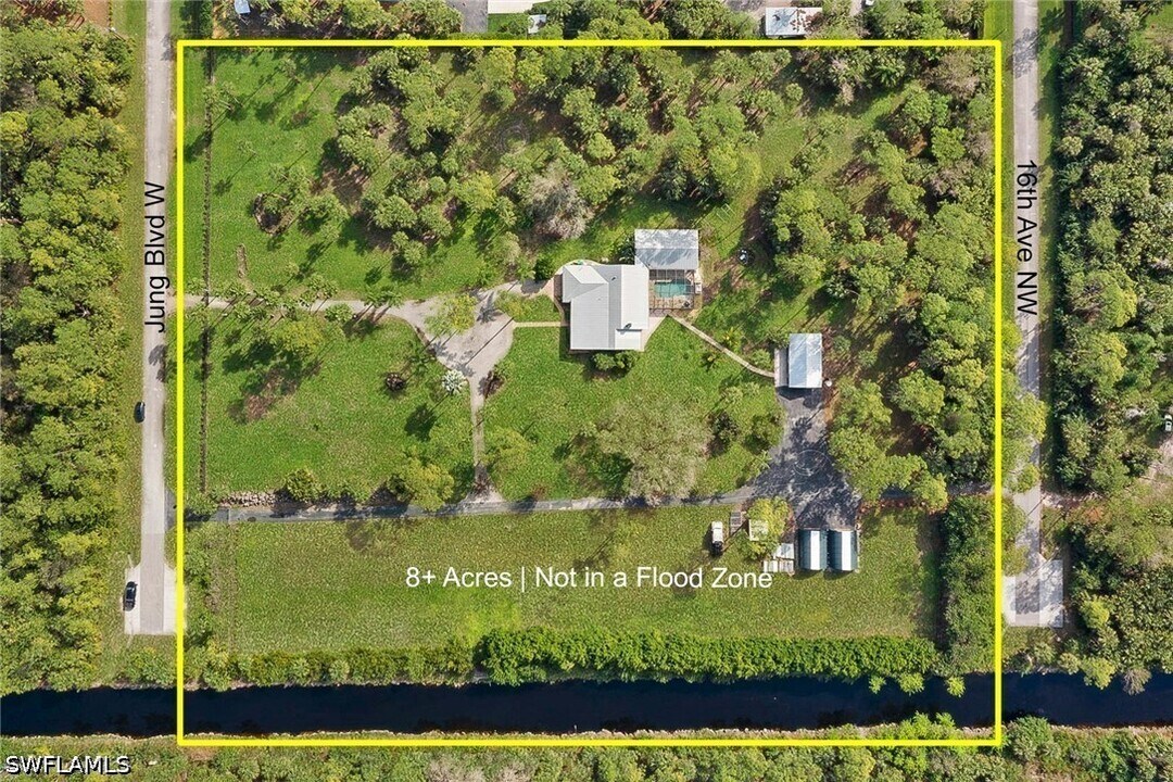 840 Jung Blvd W in Naples, FL - Building Photo