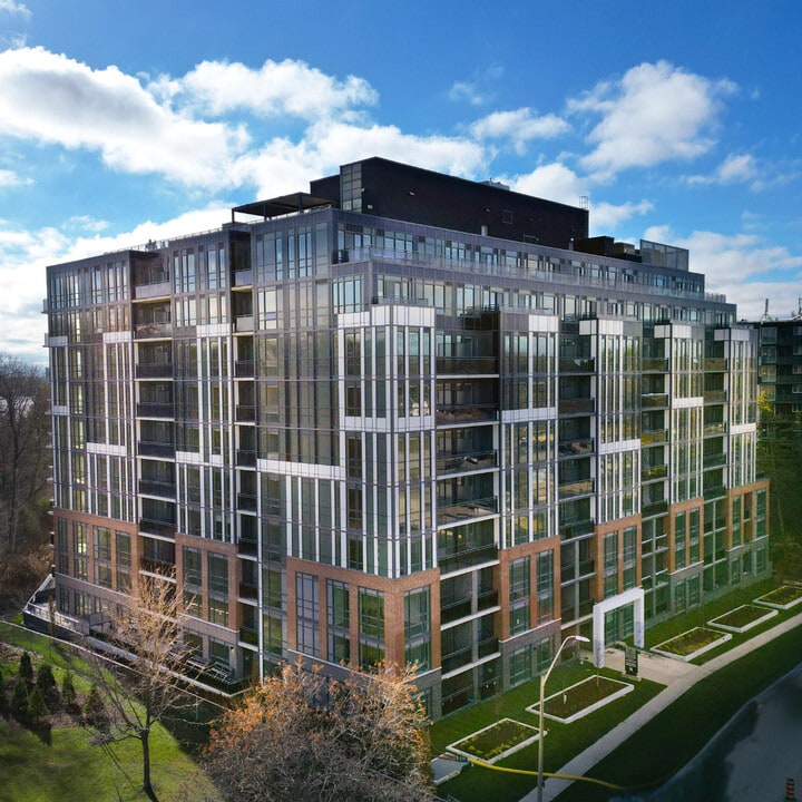 Shoreview in Barrie, ON - Building Photo