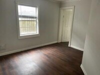 215 Caplin St photo'