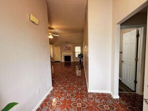 5410 Twin Lakes Dr in College Park, GA - Building Photo - Building Photo