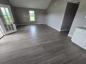 998 Cypress Lakes Cir in Cleveland, TX - Building Photo - Building Photo