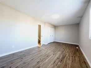 8703-8727 27 Ave NW in Edmonton, AB - Building Photo - Building Photo