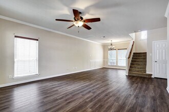 622 Horn Run in San Antonio, TX - Building Photo - Building Photo
