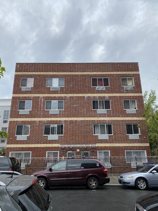 1645 Popham Ave in Bronx, NY - Building Photo