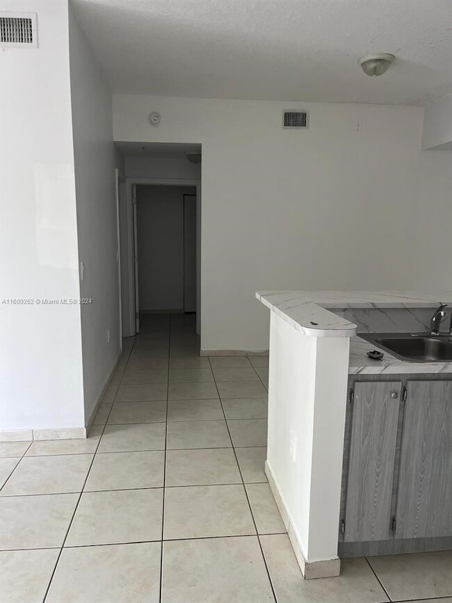 7290 NW 114th Ave, Unit 110 in Doral, FL - Building Photo - Building Photo