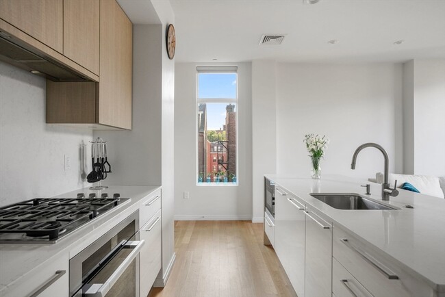 7 E Springfield St, Unit 4A in Boston, MA - Building Photo - Building Photo