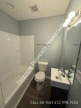 7814 Formosa Way in Pittsburgh, PA - Building Photo - Building Photo