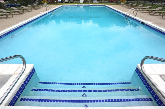 Garden Gate Apartments in Louisville, KY - Foto de edificio - Building Photo