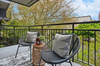 275 W Roy St in Seattle, WA - Building Photo - Building Photo