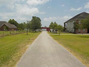 1927 Co Rd 486 in Dayton, TX - Building Photo - Building Photo