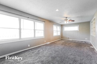 1302 SW Peggy Cir in Lee's Summit, MO - Building Photo - Building Photo