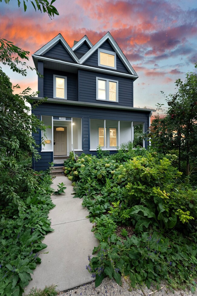 property at 2559 Aldrich Ave S