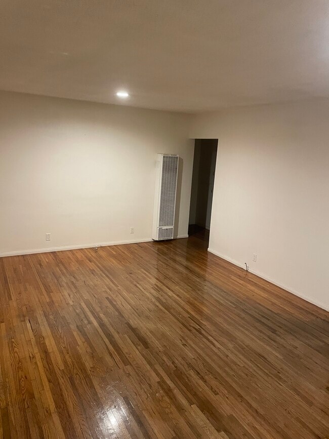 2510 Carnegie Ln, Unit 2510 Carnegie Lane unit A in Redondo Beach, CA - Building Photo - Building Photo
