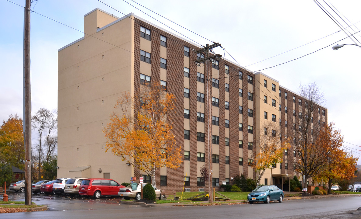 Nathan Galinsky in Herkimer, NY - Foto de edificio