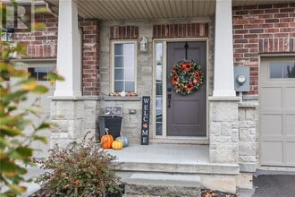 31 Dunrobin Ln in Grimsby, ON - Building Photo - Building Photo