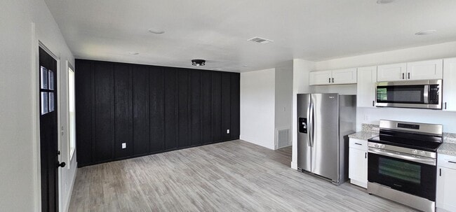 property at 1513 N Springfield St