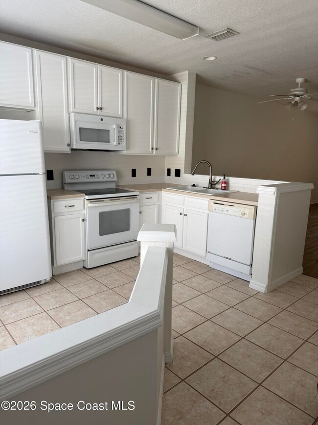 1361 Hampton Park Ln in Melbourne, FL - Building Photo - Building Photo