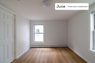 Room in Shared 4 bed/4 bath home in Cambridge, MA - Building Photo