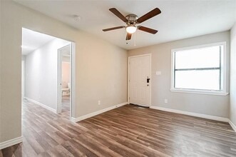 2403 El Capitan Dr in Dallas, TX - Building Photo - Building Photo