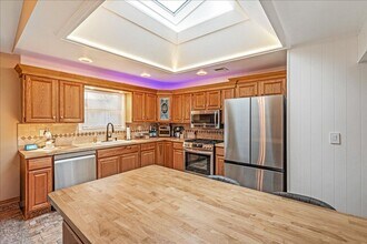 1225 14th St in West Babylon, NY - Foto de edificio - Building Photo