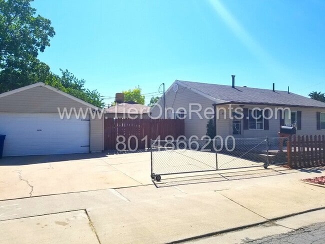 1075 Emery St W in Salt Lake City, UT - Building Photo - Building Photo
