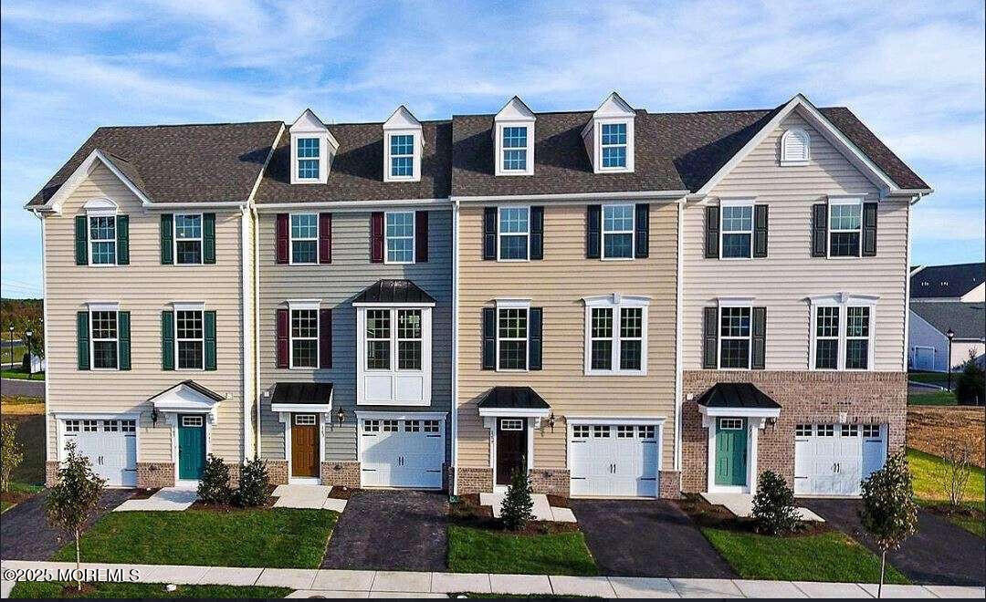 401 High Pointe Ln in Tinton Falls, NJ - Building Photo