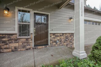 13386 SE Highpointe St in Clackamas, OR - Building Photo - Building Photo