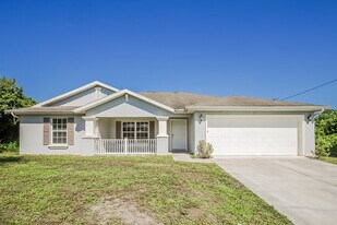 347 Western Ave S in Lehigh Acres, FL - Building Photo