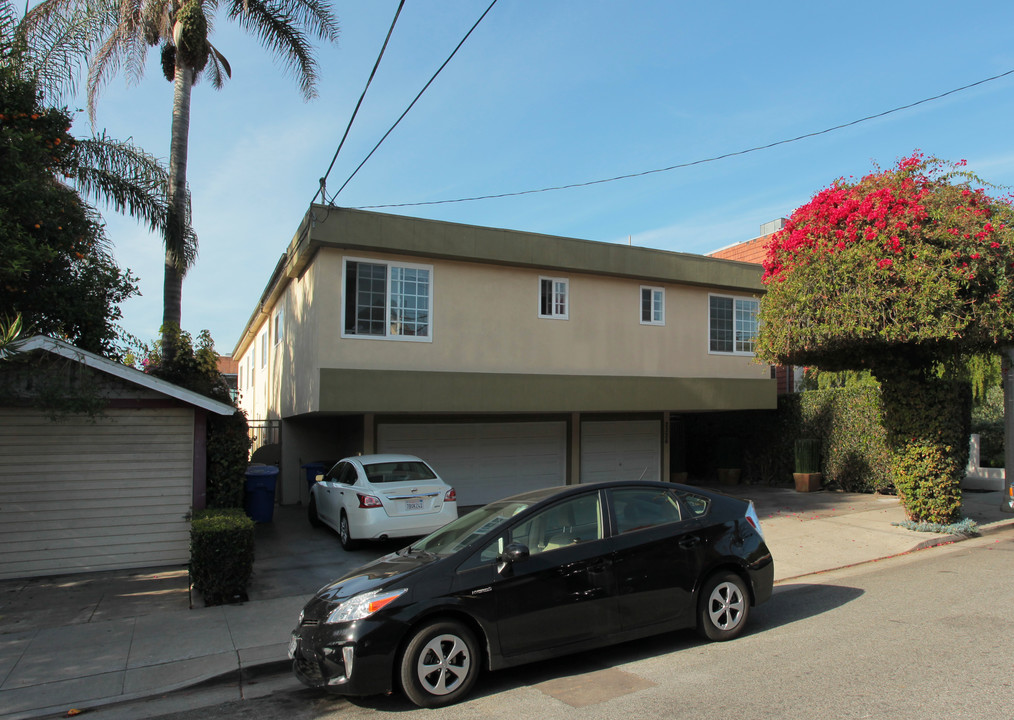 2326 2nd St in Santa Monica, CA - Building Photo