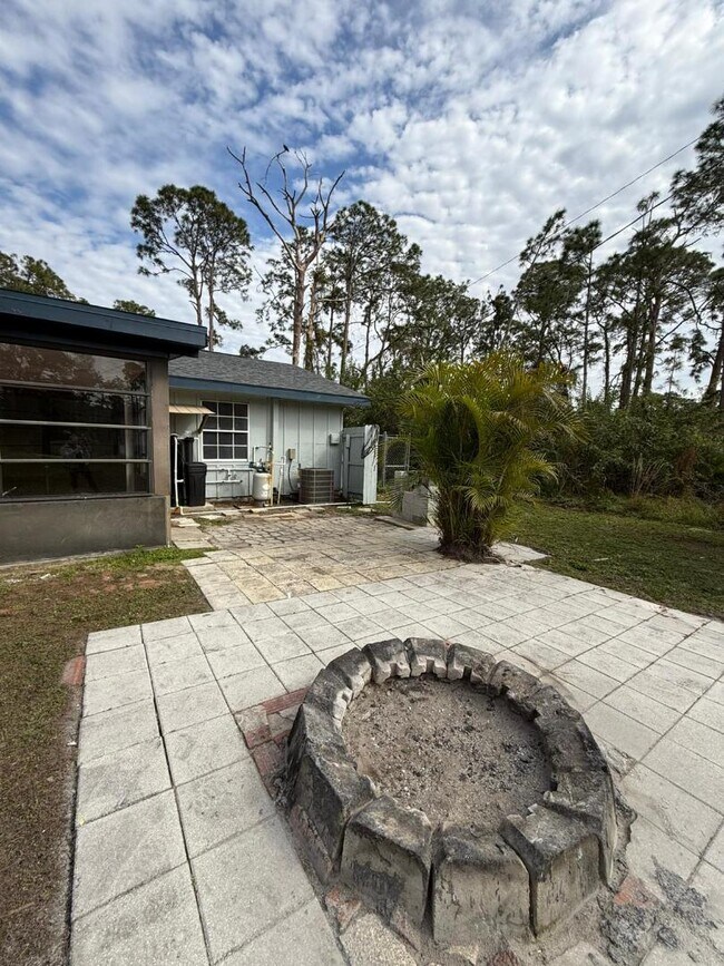 116 Solana St in North Port, FL - Building Photo - Building Photo