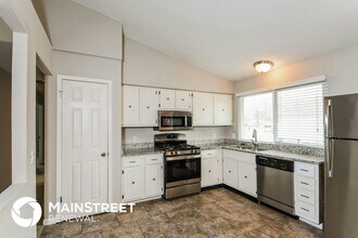 17 Oakshire Ct in St. Peters, MO - Building Photo - Building Photo