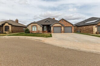 208 Berkshire Ave in Wolfforth, TX - Building Photo - Building Photo