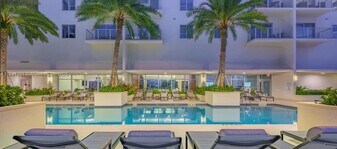 591 Evernia St, Unit B4 in West Palm Beach, FL - Building Photo