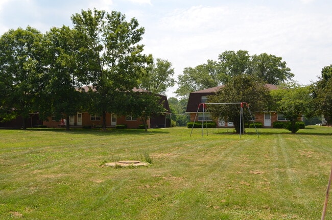 6300 Ervin Rd, Unit F in Athens, OH - Foto de edificio - Building Photo